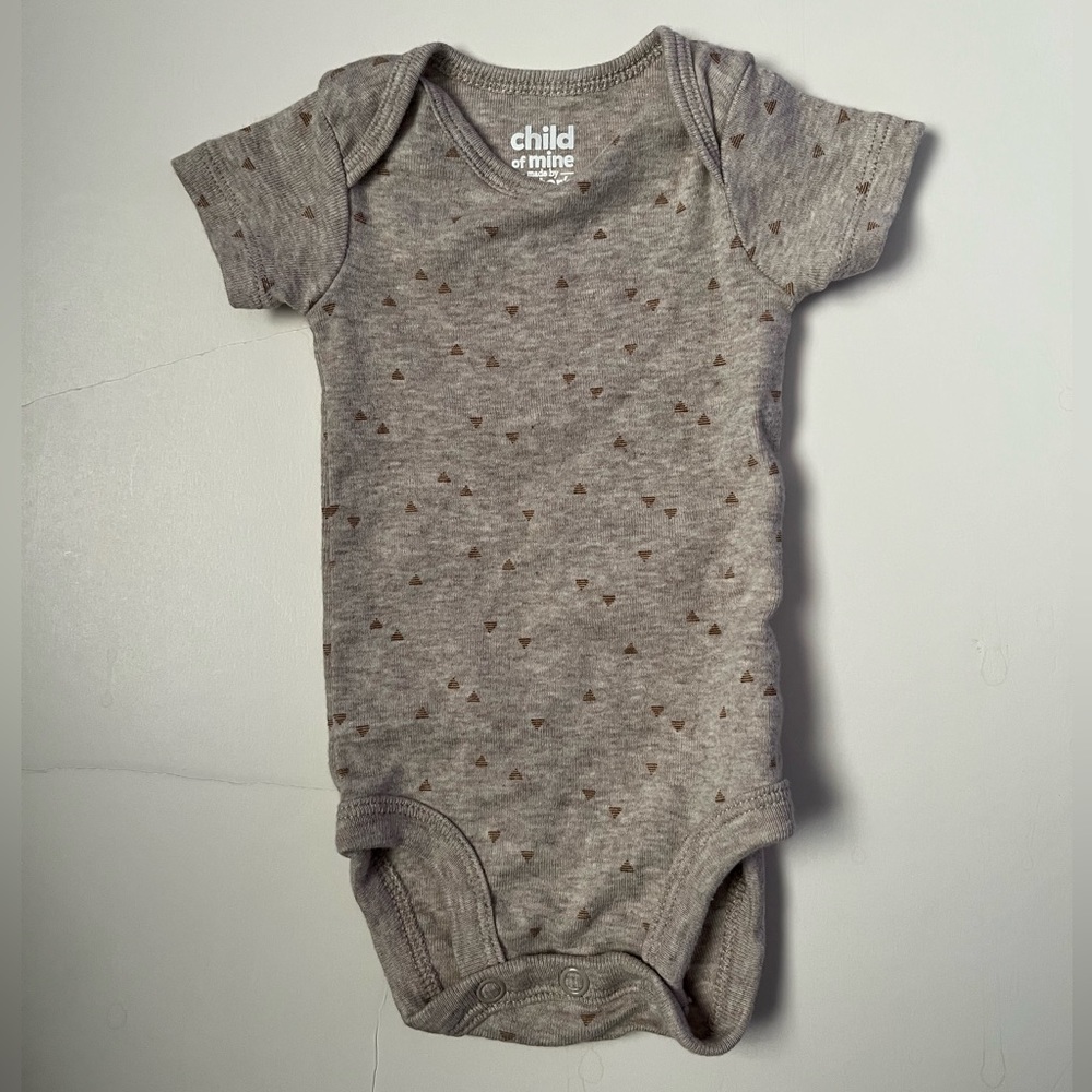 NWOT Carters newborn bodysuit with hearts